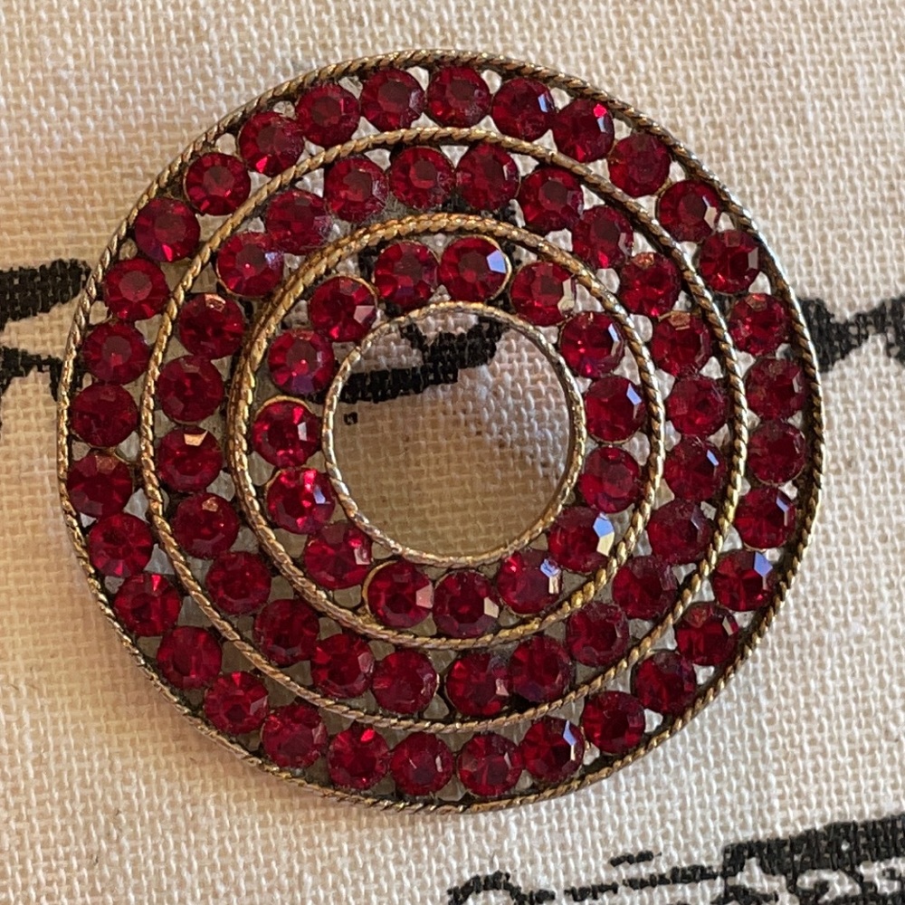 Weiss Circular Red Rhinestone Brooch - image 5